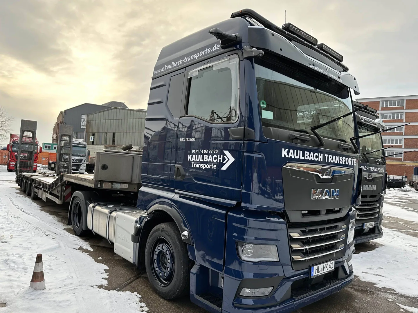 MAN TGX 18.520 Lowliner Sattelzugmaschine